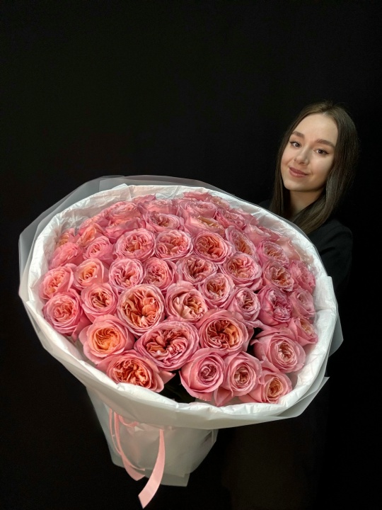51 пионовидная розовая роза 