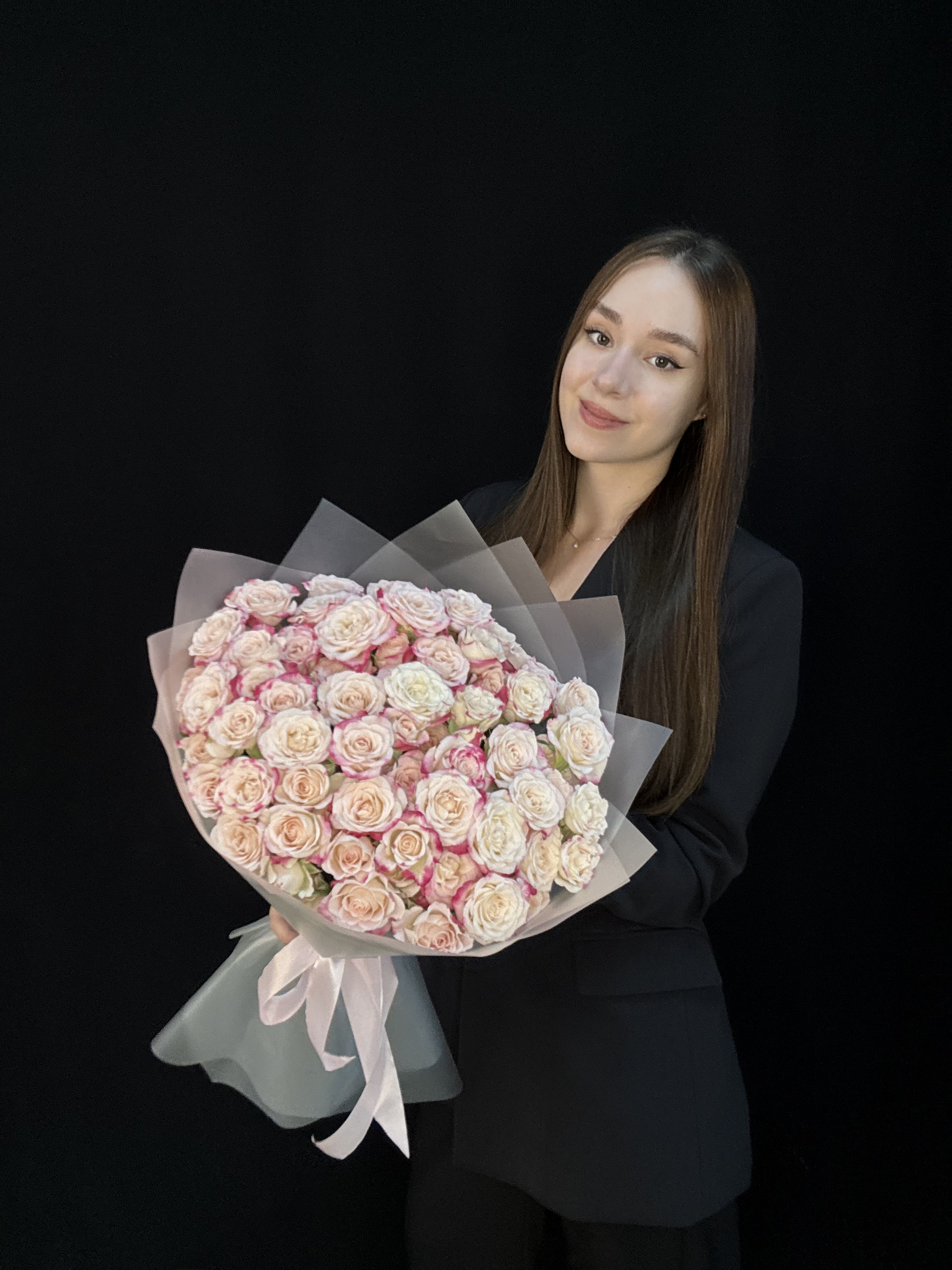 Букет из 15 розовых кустовых роз Reflex Кения 50 см
